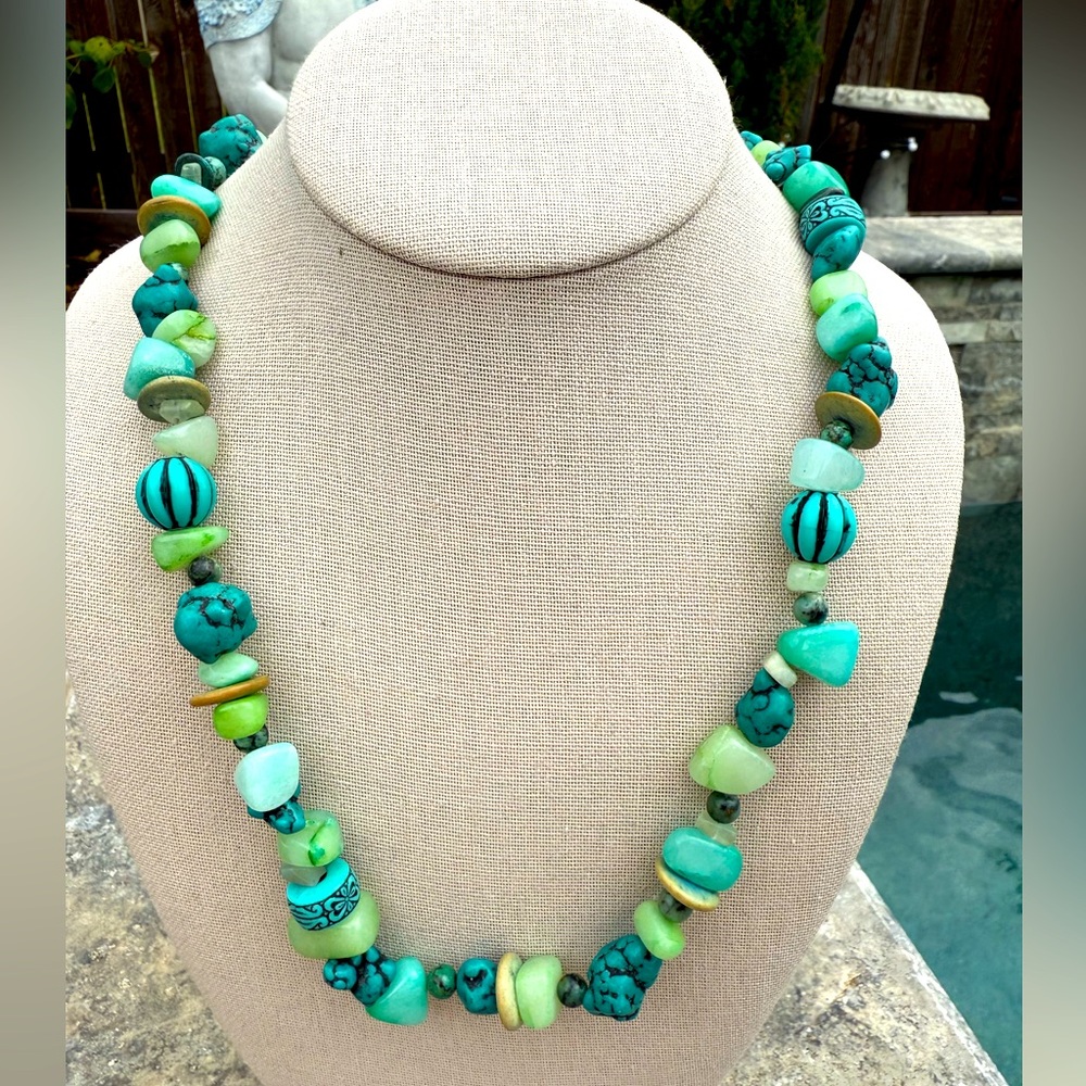 Artisan Turquoise Quartz Aventurine Beaded Necklace 22” Toggle